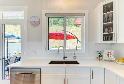 2142 Ensign Quay, West Kelowna, BC - Indoor Photo Showing Kitchen With Double Sink