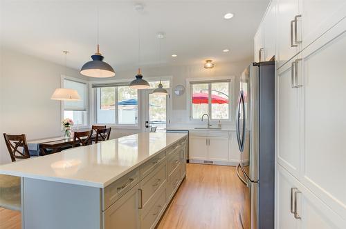 2142 Ensign Quay, West Kelowna, BC - Indoor Photo Showing Kitchen With Upgraded Kitchen