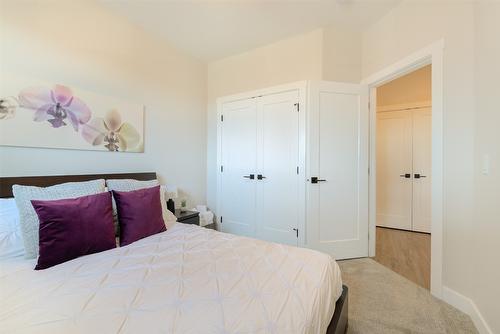 2142 Ensign Quay, West Kelowna, BC - Indoor Photo Showing Bedroom