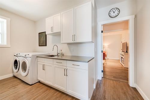 2142 Ensign Quay, West Kelowna, BC - Indoor Photo Showing Laundry Room