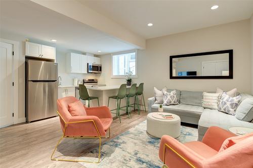 2142 Ensign Quay, West Kelowna, BC - Indoor Photo Showing Living Room