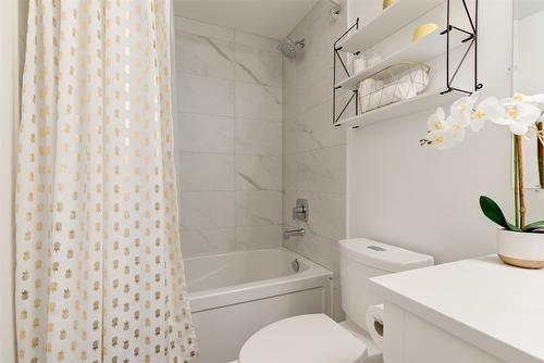 2142 Ensign Quay, West Kelowna, BC - Indoor Photo Showing Bathroom