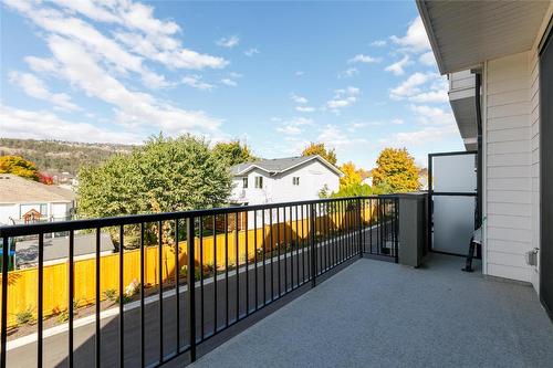 47-307 Glen Park Drive, Kelowna, BC - Outdoor With Exterior