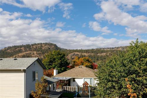 47-307 Glen Park Drive, Kelowna, BC - Outdoor With View