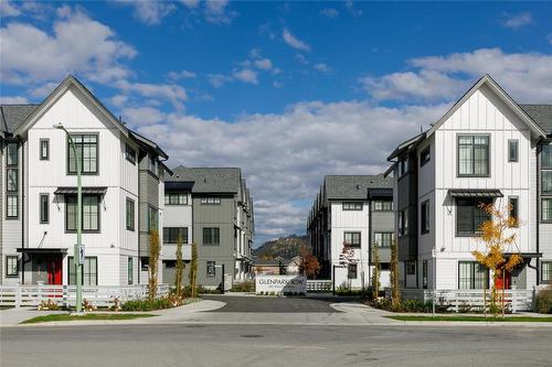 47-307 Glen Park Drive, Kelowna, BC - Outdoor With Facade