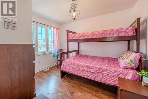 126 Madelaine Drive, Barrie, ON - Indoor Photo Showing Bedroom