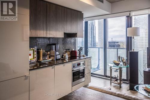 2602 - 161 Roehampton Avenue, Toronto, ON - Indoor Photo Showing Kitchen