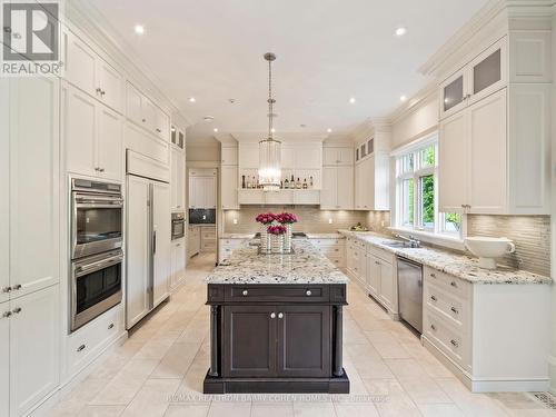 44 Fifeshire Road, Toronto, ON - Indoor Photo Showing Kitchen With Upgraded Kitchen