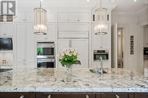 44 Fifeshire Road, Toronto, ON - Indoor Photo Showing Kitchen With Upgraded Kitchen