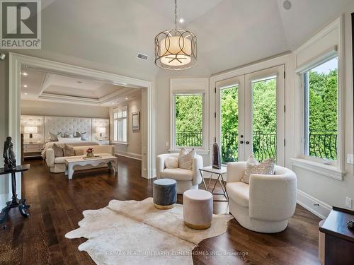 44 Fifeshire Road, Toronto, ON - Indoor Photo Showing Living Room