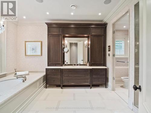 44 Fifeshire Road, Toronto, ON - Indoor Photo Showing Bathroom