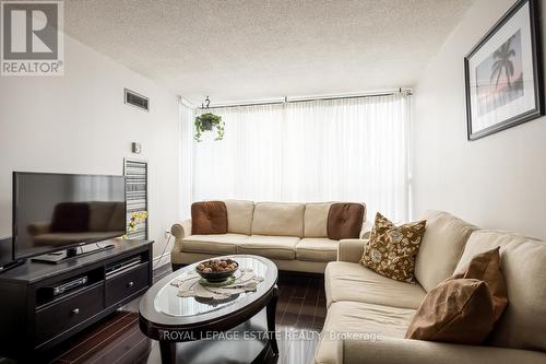 404 - 3050 Ellesmere Road, Toronto, ON - Indoor Photo Showing Living Room