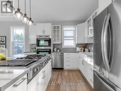 5 Farley Circle, Georgina, ON - Indoor Photo Showing Kitchen With Stainless Steel Kitchen With Upgraded Kitchen