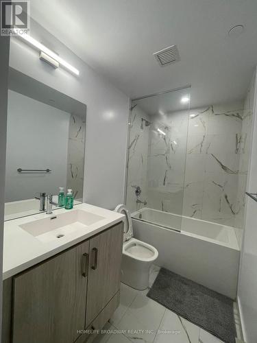 922 - 60 Honeycrisp Crescent, Vaughan, ON - Indoor Photo Showing Bathroom