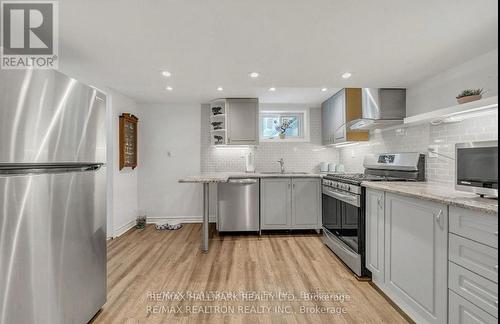 A - 73 Wilstead Drive, Newmarket, ON - Indoor Photo Showing Kitchen With Upgraded Kitchen