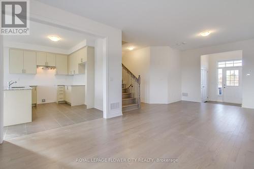 53 Brethet Heights, New Tecumseth, ON - Indoor Photo Showing Kitchen