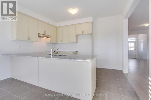 53 Brethet Heights, New Tecumseth, ON - Indoor Photo Showing Kitchen