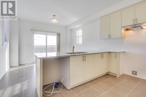 53 Brethet Heights, New Tecumseth, ON - Indoor Photo Showing Kitchen