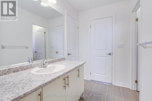 53 Brethet Heights, New Tecumseth, ON - Indoor Photo Showing Bathroom