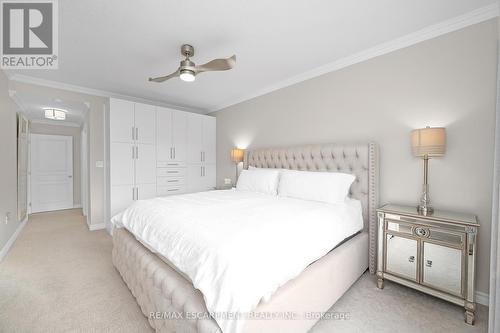 209 - 5070 Fairview Street, Burlington, ON - Indoor Photo Showing Bedroom