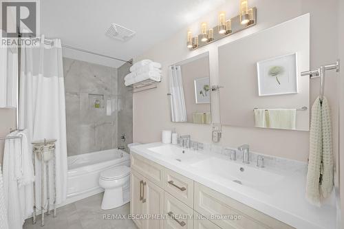 209 - 5070 Fairview Street, Burlington, ON - Indoor Photo Showing Bathroom