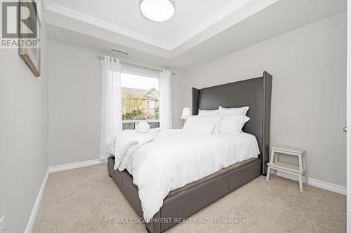 209 - 5070 Fairview Street, Burlington, ON - Indoor Photo Showing Bedroom