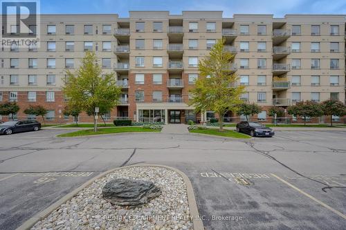 209 - 5070 Fairview Street, Burlington, ON - Outdoor With Balcony With Facade