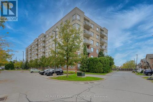 209 - 5070 Fairview Street, Burlington, ON - Outdoor With Balcony With Facade