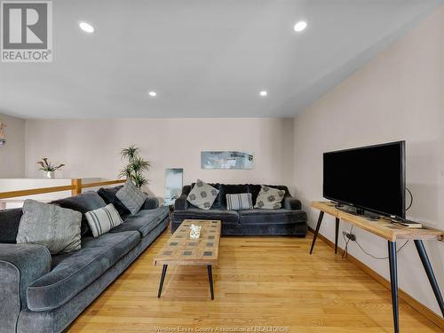 2643 Carissa, Windsor, ON - Indoor Photo Showing Living Room