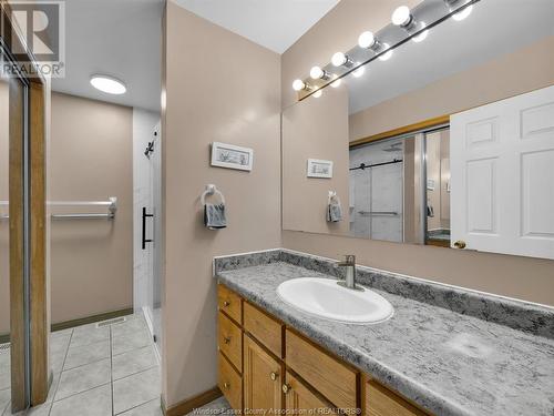 2643 Carissa, Windsor, ON - Indoor Photo Showing Bathroom