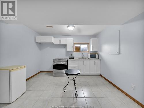 2643 Carissa, Windsor, ON - Indoor Photo Showing Kitchen