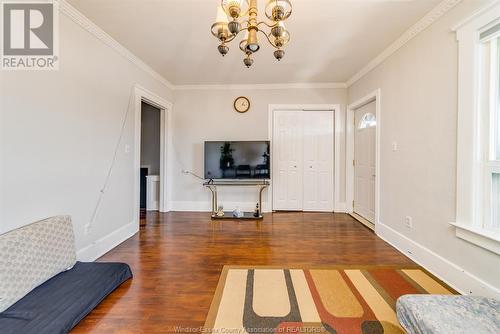 861 Goyeau, Windsor, ON - Indoor Photo Showing Living Room