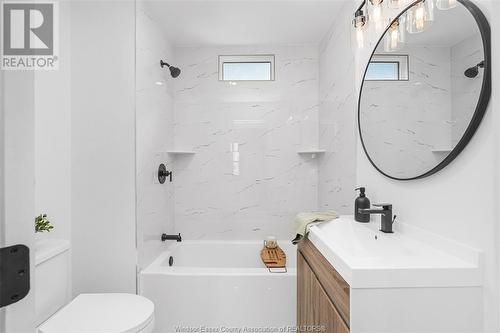 2968 Langlois Ave, Windsor, ON - Indoor Photo Showing Bathroom