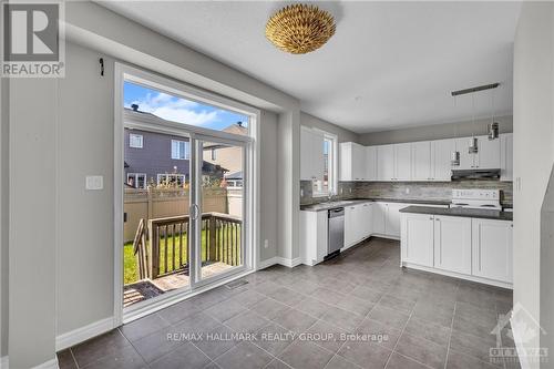 254 Terrapin Terrace, Ottawa, ON - Indoor Photo Showing Kitchen