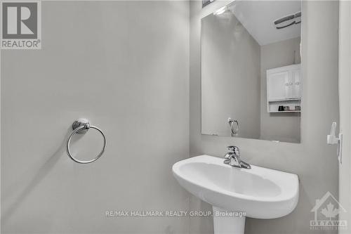 254 Terrapin Terrace, Ottawa, ON - Indoor Photo Showing Bathroom