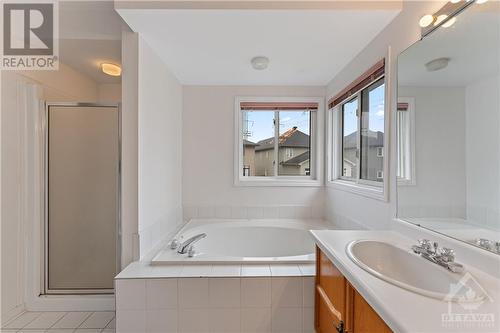 62 Saddlehorn Crescent, Ottawa, ON - Indoor Photo Showing Bathroom