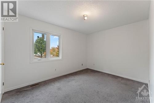 62 Saddlehorn Crescent, Ottawa, ON - Indoor Photo Showing Other Room