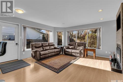 1626 Mckercher Drive, Saskatoon, SK - Indoor Photo Showing Living Room