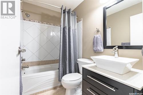 1626 Mckercher Drive, Saskatoon, SK - Indoor Photo Showing Bathroom