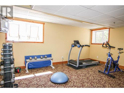 701 14A Crescent Unit# 325, Invermere, BC - Indoor Photo Showing Gym Room