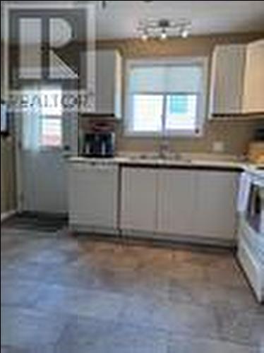 7 Lang Court, Kawartha Lakes (Lindsay), ON - Indoor Photo Showing Kitchen