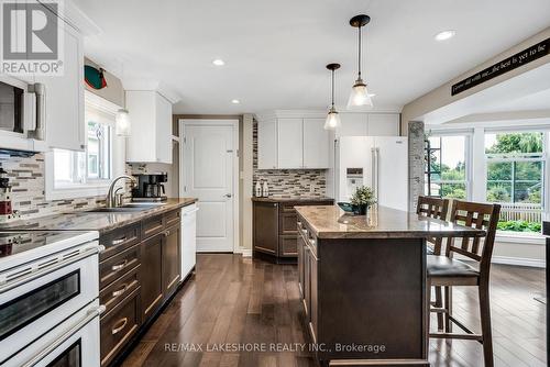 231 Perry Street, Cobourg, ON - Indoor Photo Showing Kitchen With Upgraded Kitchen