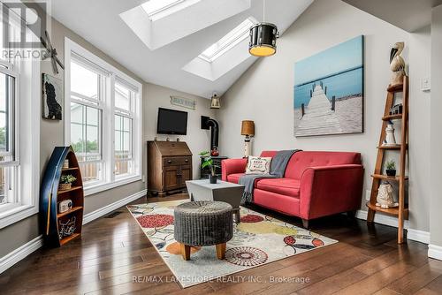 231 Perry Street, Cobourg, ON - Indoor Photo Showing Living Room