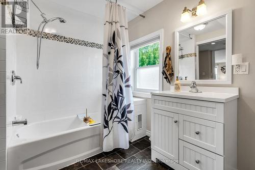 231 Perry Street, Cobourg, ON - Indoor Photo Showing Bathroom