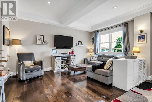 231 Perry Street, Cobourg, ON - Indoor Photo Showing Living Room