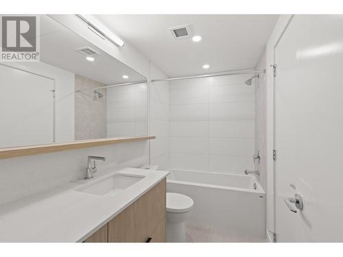 1488 Bertram Street Unit# 3003, Kelowna, BC - Indoor Photo Showing Bathroom