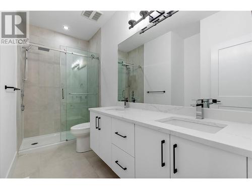 2187 Kentucky Crescent, Kelowna, BC - Indoor Photo Showing Bathroom