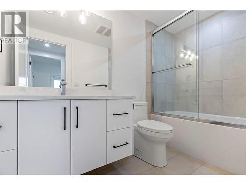 2187 Kentucky Crescent, Kelowna, BC - Indoor Photo Showing Bathroom