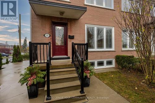 15 Brigham Court, Toronto, ON - Outdoor