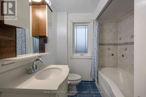 15 Brigham Court, Toronto, ON - Indoor Photo Showing Bathroom